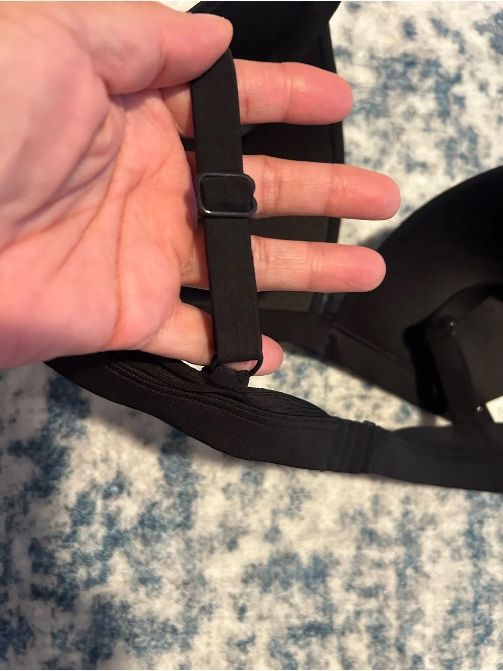 lululemon athletica • Black Wireless Light-Support Bra • 8 - Picture 4 of 8